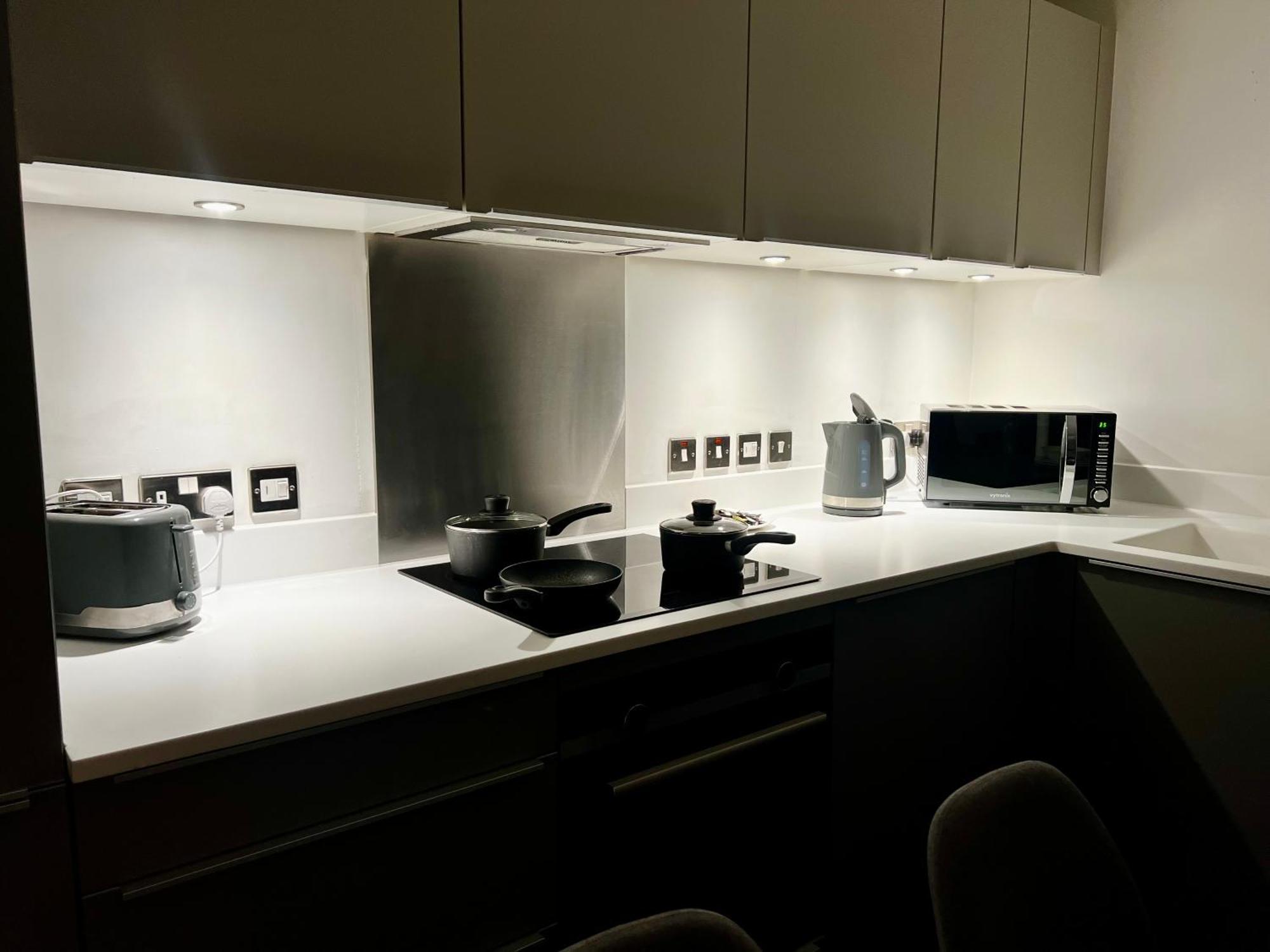 Premium Deals L Last-Minute Stay L 4 Min Walk To Birmingham Central Library L 18Th Floor 2 Bed 2 Bath City Centre Penthouse With Gym & Netflix By Jvt Short Lets 외부 사진