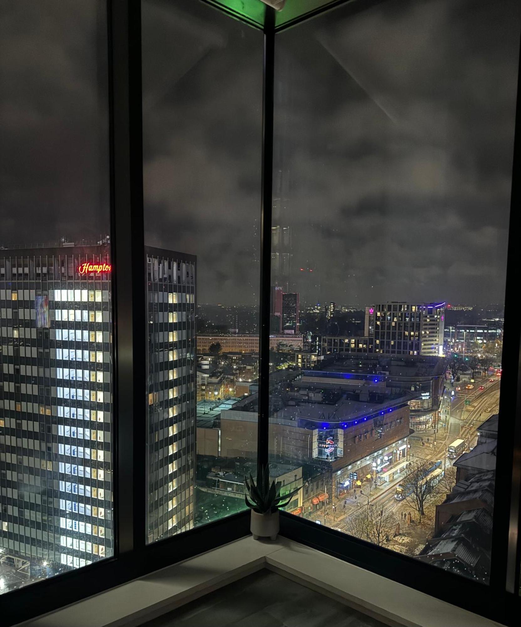 Premium Deals L Last-Minute Stay L 4 Min Walk To Birmingham Central Library L 18Th Floor 2 Bed 2 Bath City Centre Penthouse With Gym & Netflix By Jvt Short Lets 외부 사진