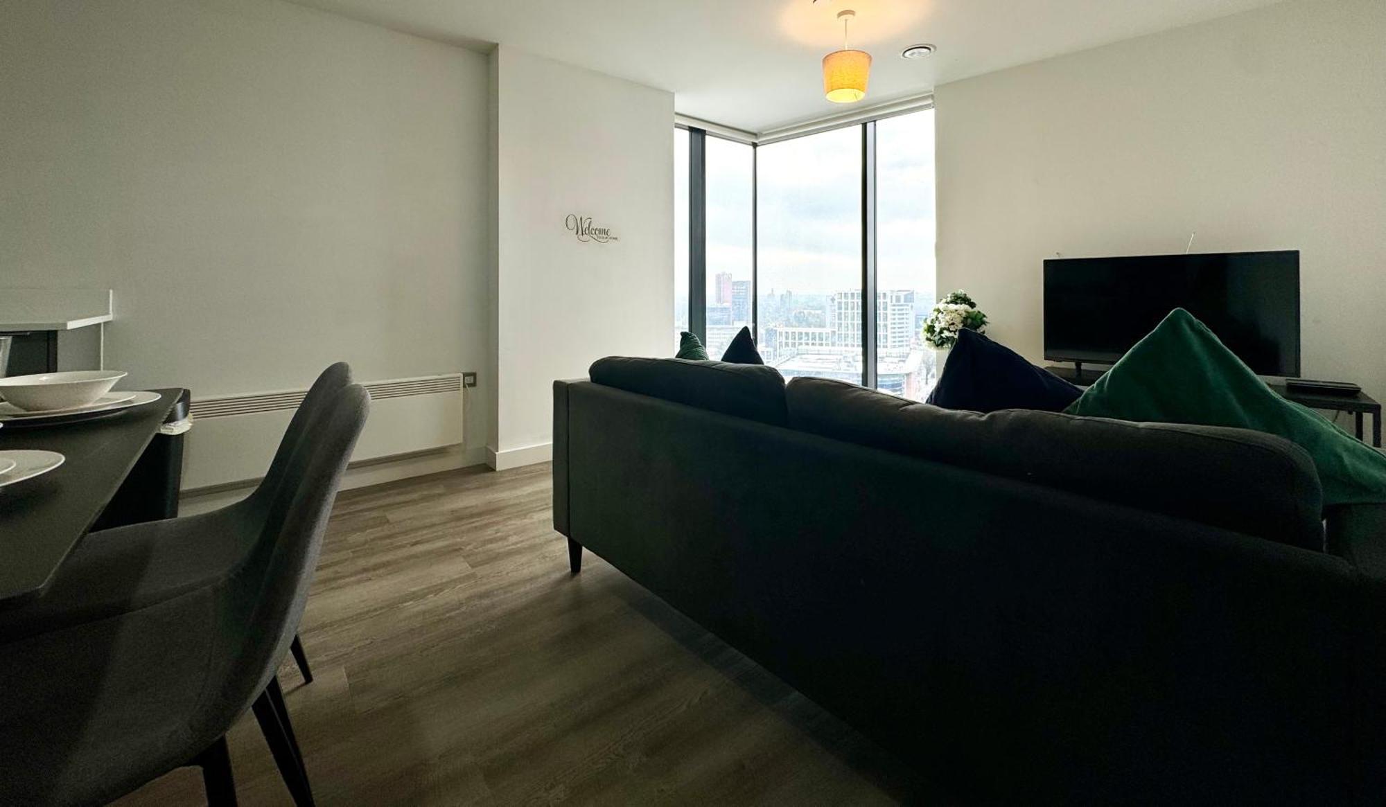 Premium Deals L Last-Minute Stay L 4 Min Walk To Birmingham Central Library L 18Th Floor 2 Bed 2 Bath City Centre Penthouse With Gym & Netflix By Jvt Short Lets 외부 사진