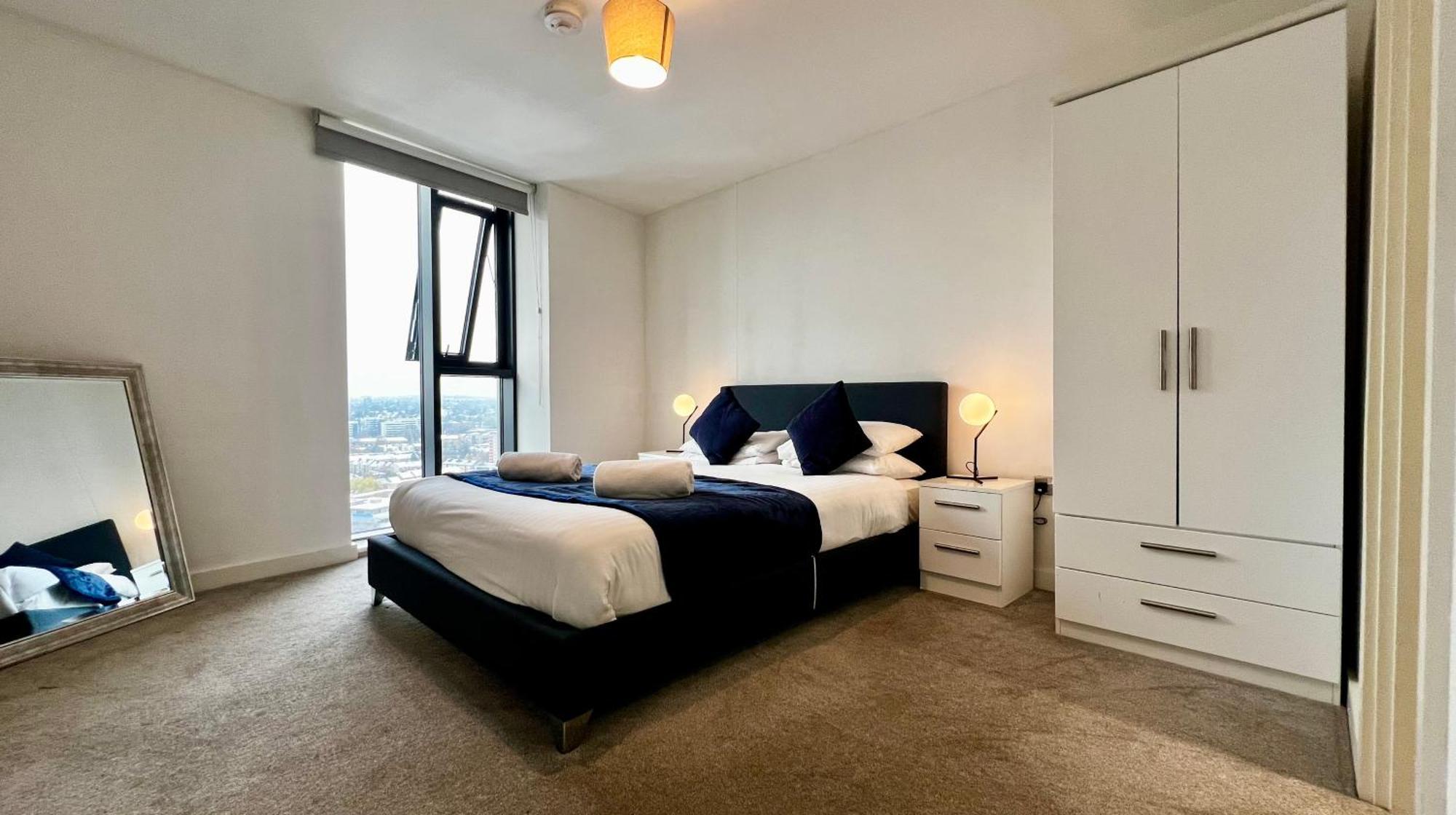 Premium Deals L Last-Minute Stay L 4 Min Walk To Birmingham Central Library L 18Th Floor 2 Bed 2 Bath City Centre Penthouse With Gym & Netflix By Jvt Short Lets 외부 사진